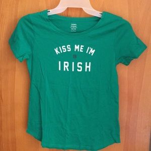 Old Navy Tops - Old Navy ‘Kiss Me I’m Irish’ shirt size XS Old Navy Tops - Old Navy ‘Kiss Me I’m Irish’ shirt size XS